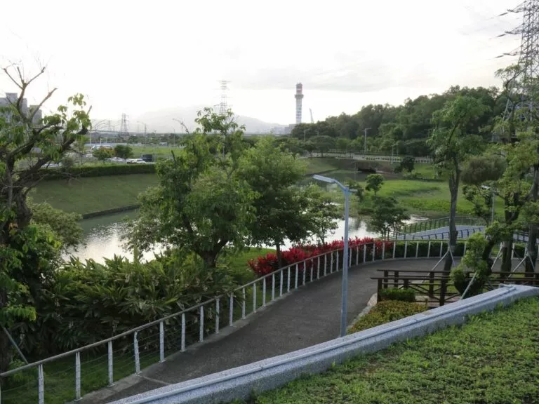 洲美蜆仔港公園 位於台北市北投區承德路六段329號