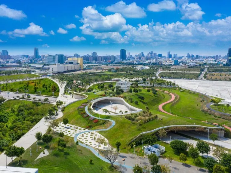 入住在台中水湳中央公園的區域相當於與精品綠地為鄰