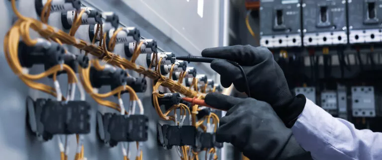 建築法規規定在允許容積百分之十以內的機電設備空間不計入總容積樓地板面積計算