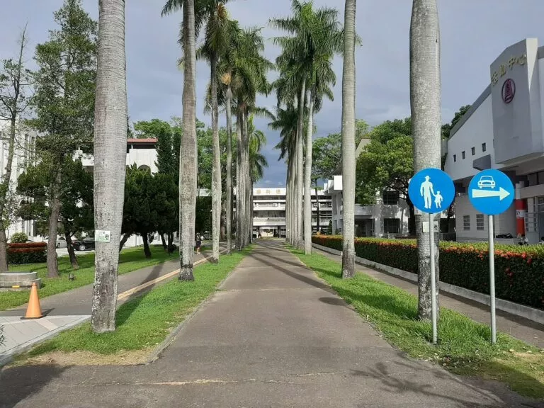 國立台南大學附屬高級中學校園環境