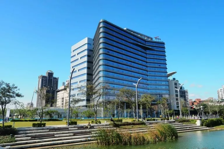 遠東通訊園區外觀